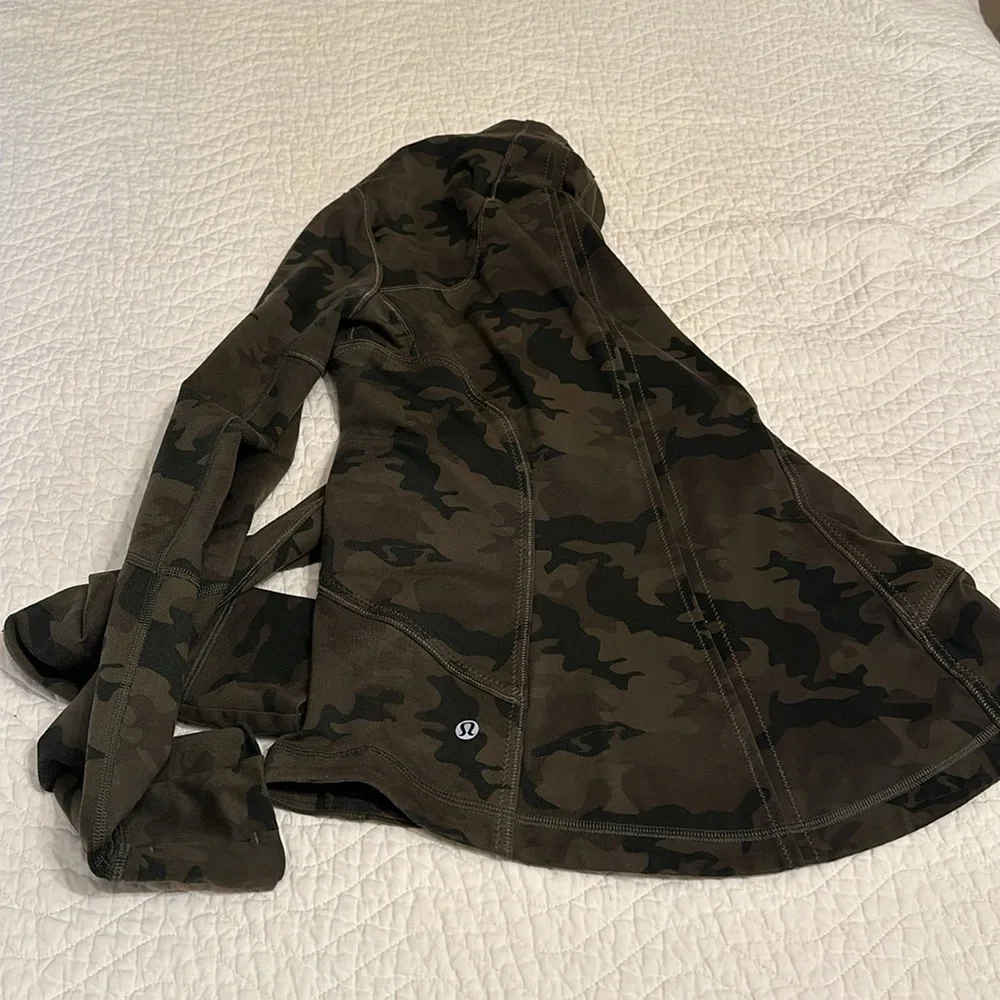 Lululemon Camo Zipper Jacket EUC! - Picture 6 of 10